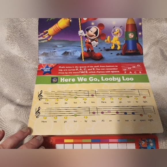 Mickey Disney Junior Interactive Piano Sings Book. Learn to play!Great condition - Picture 7 of 7